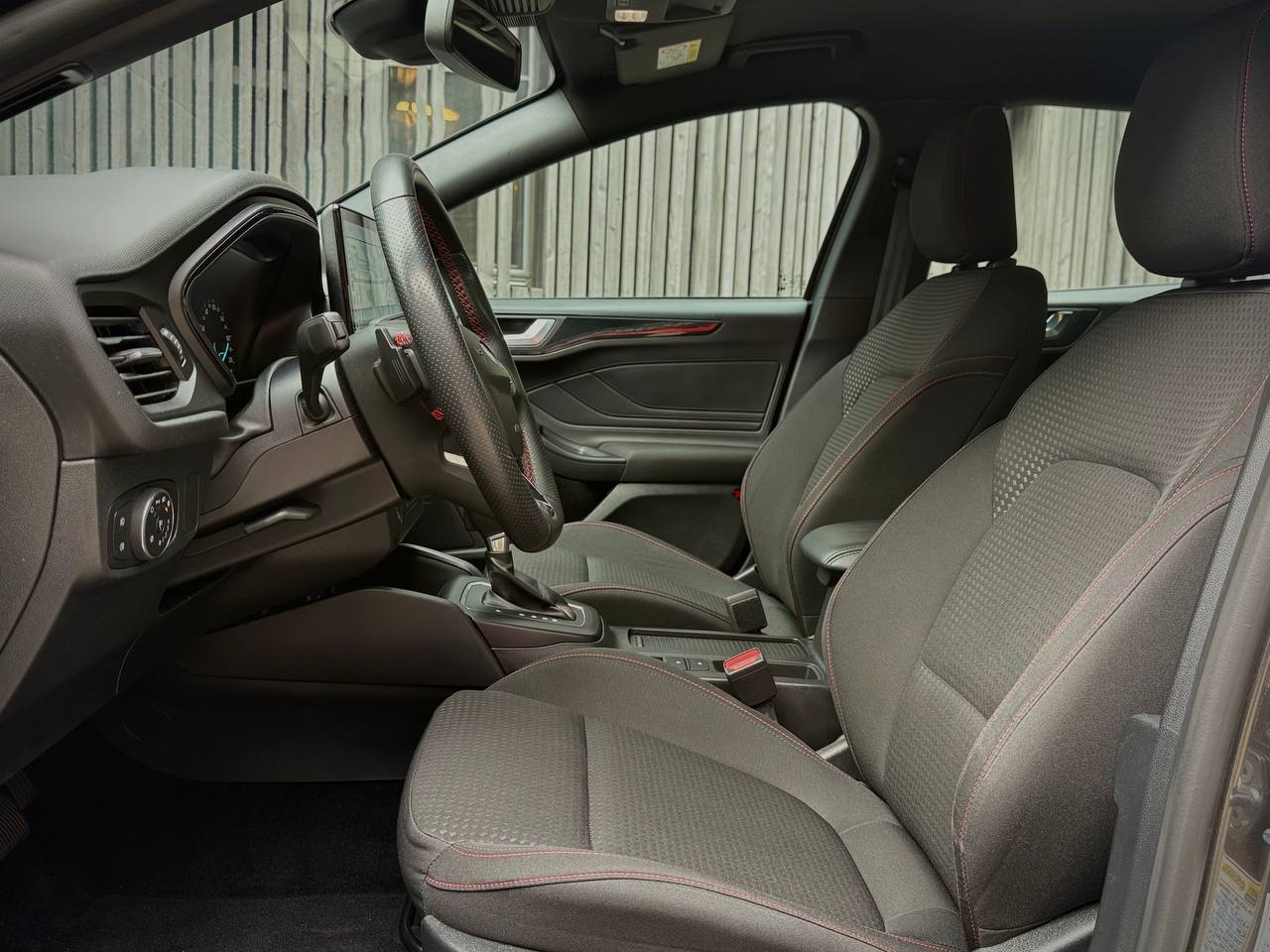 Ford Focus ST line Ecoboost Hybrid