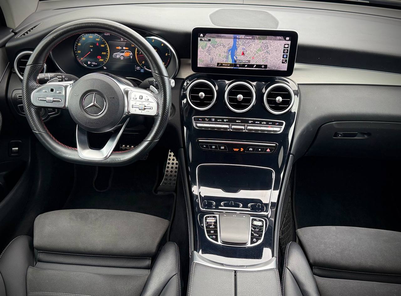 Mercedes-Benz 220D 4Matic AMG Pack