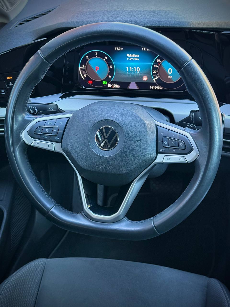 VW Golf 8 2.0tdi