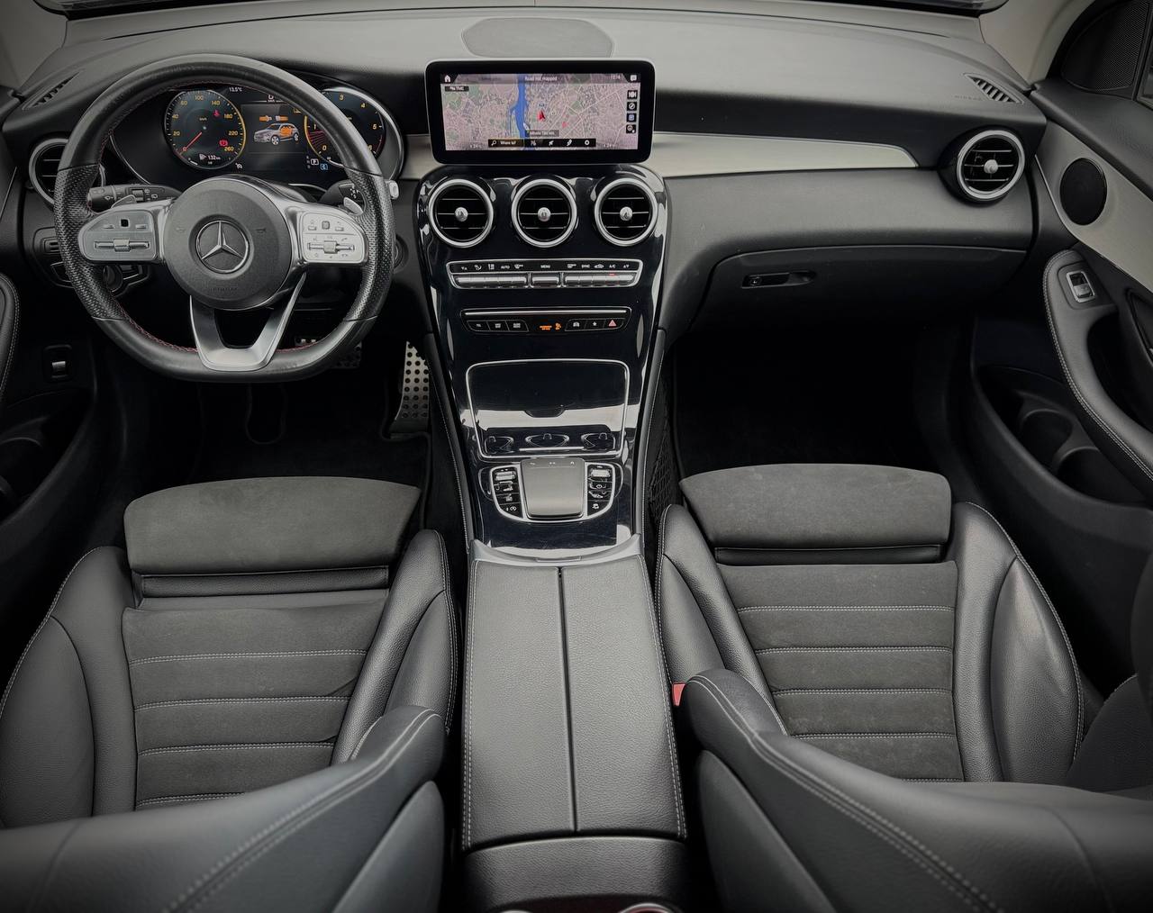 Mercedes-Benz 220D 4Matic AMG Pack