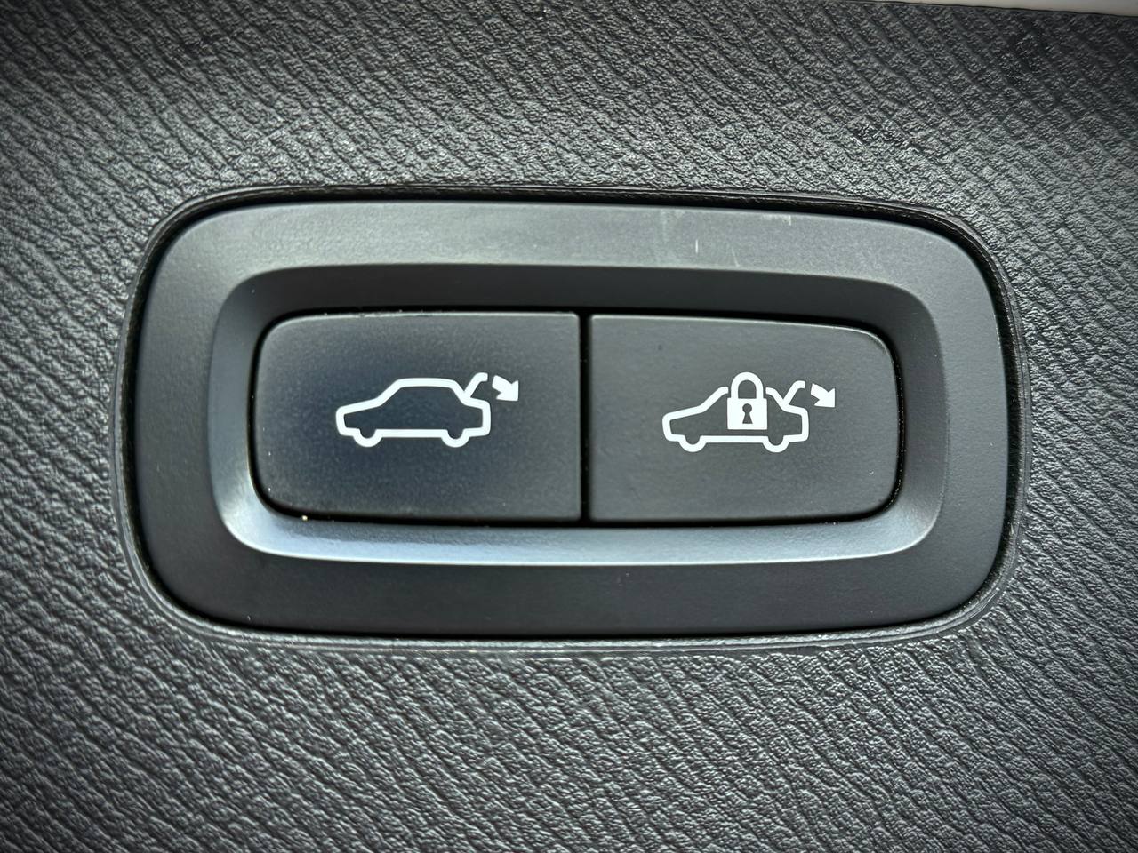 Volvo XC90 D5 AWD R-Design