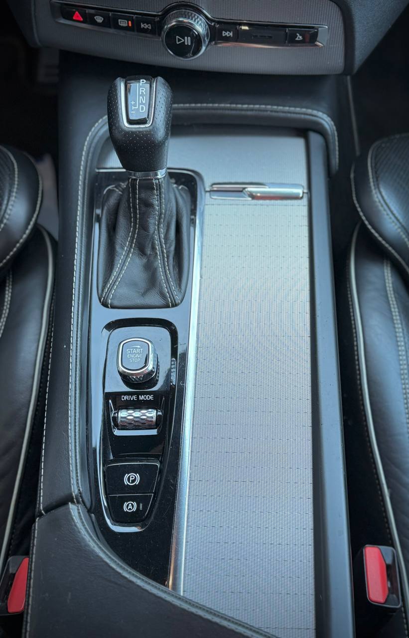 Volvo XC90 D5 AWD R-Design