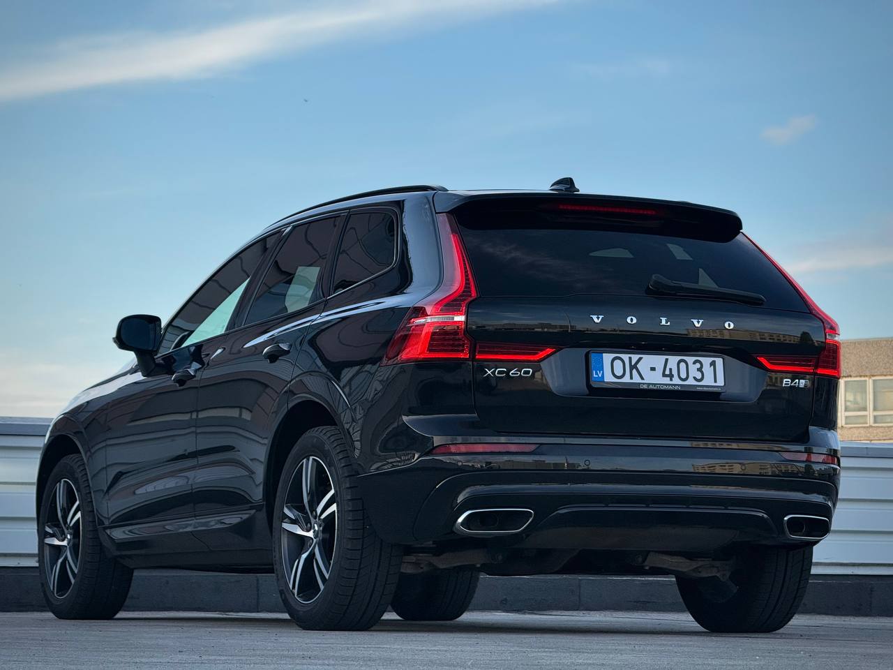 Volvo Xc60 R-design B4 Awd