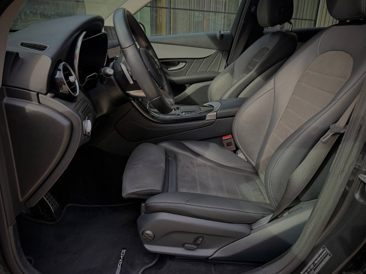 Mercedes-Benz 220D 4Matic AMG Pack