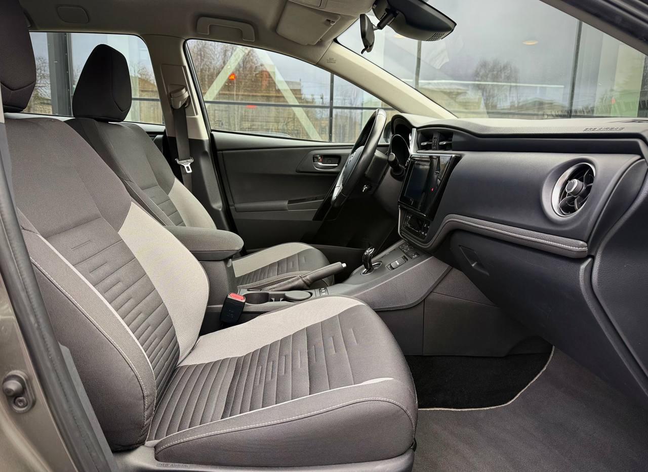 Toyota Auris 1.8 Hybrid