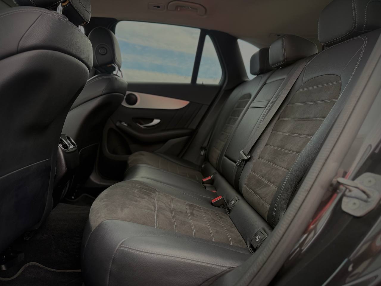 Mercedes-Benz 220D 4Matic AMG Pack