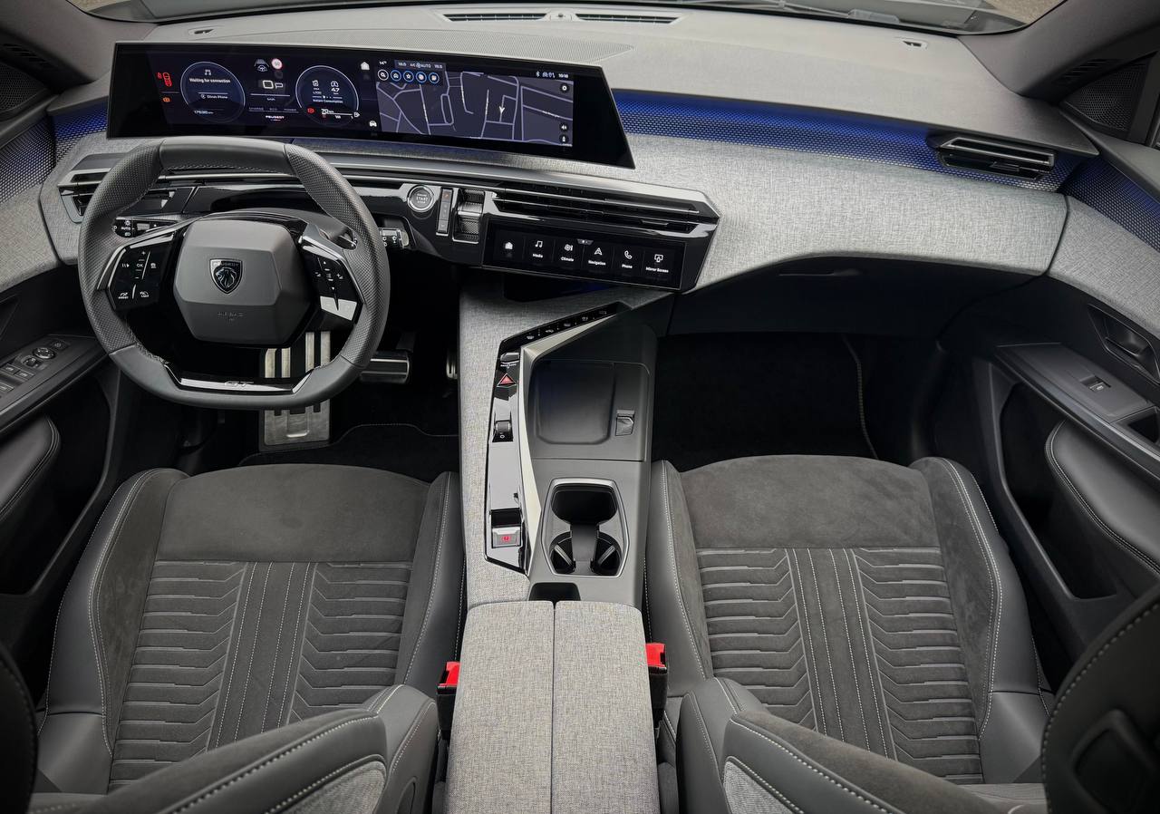 Peugeot 5008 GT Hybrid 136 E-Dcs6