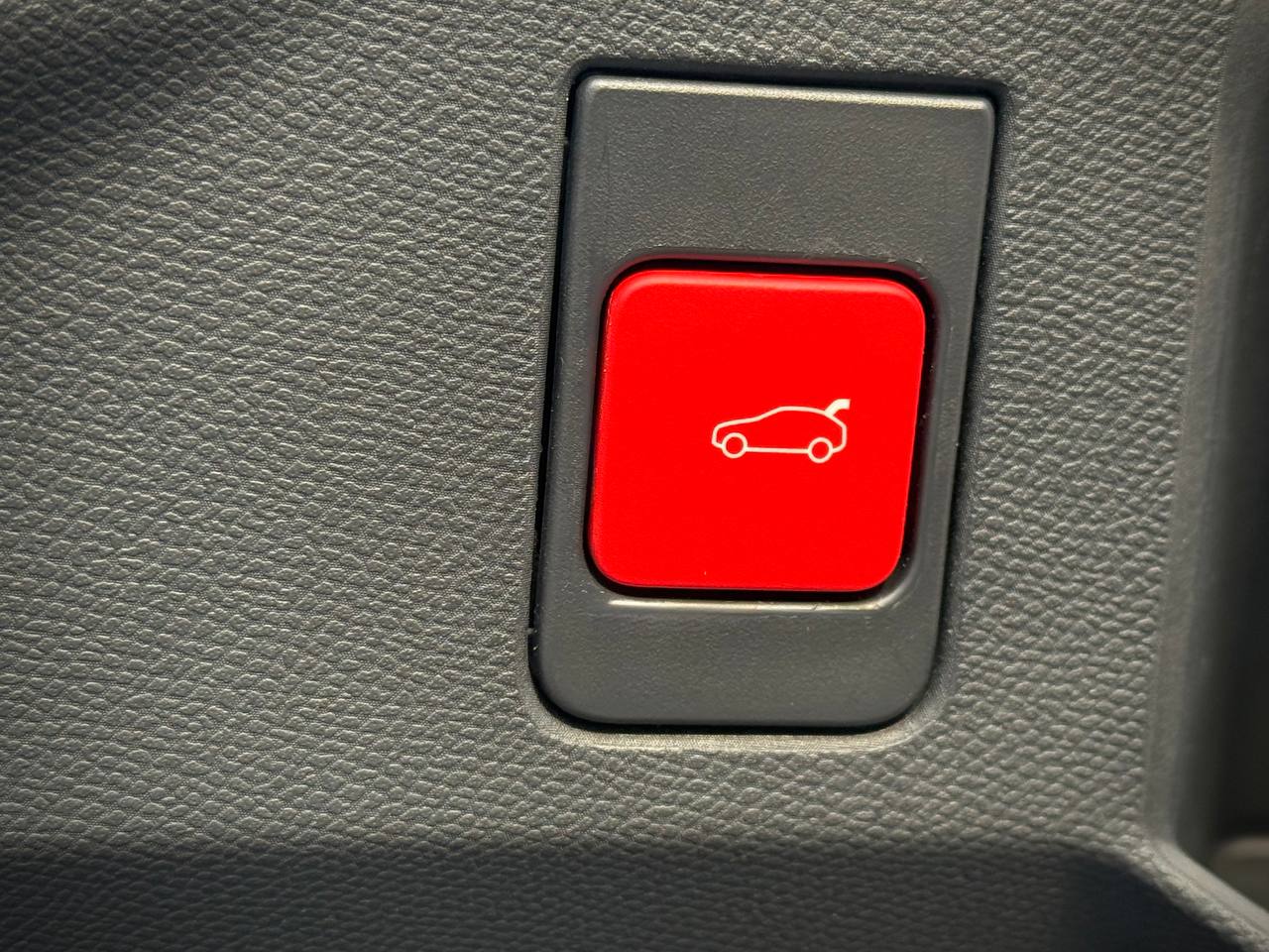 Peugeot 5008 GT Hybrid 136 E-Dcs6