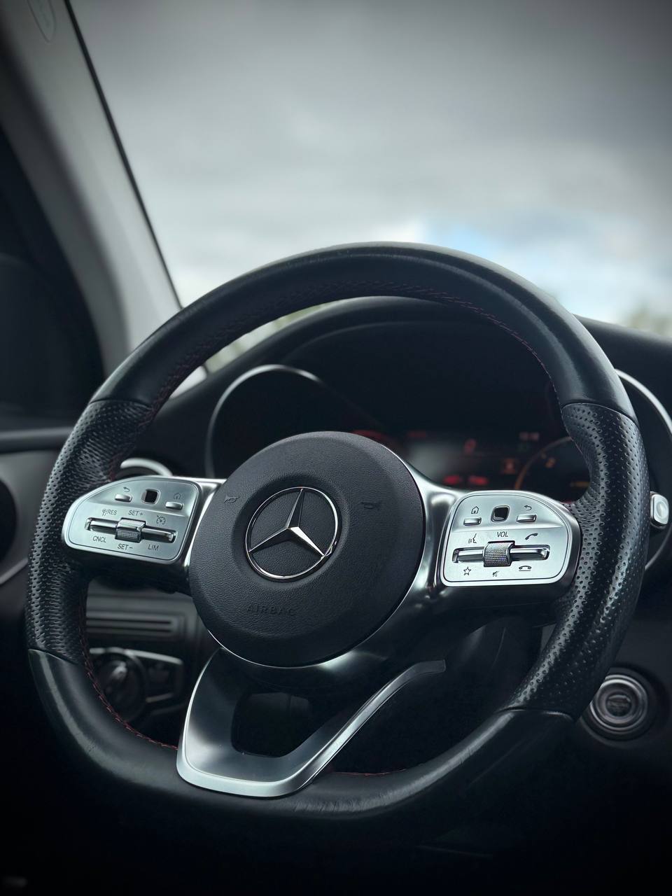 Mercedes-Benz 220D 4Matic AMG Pack