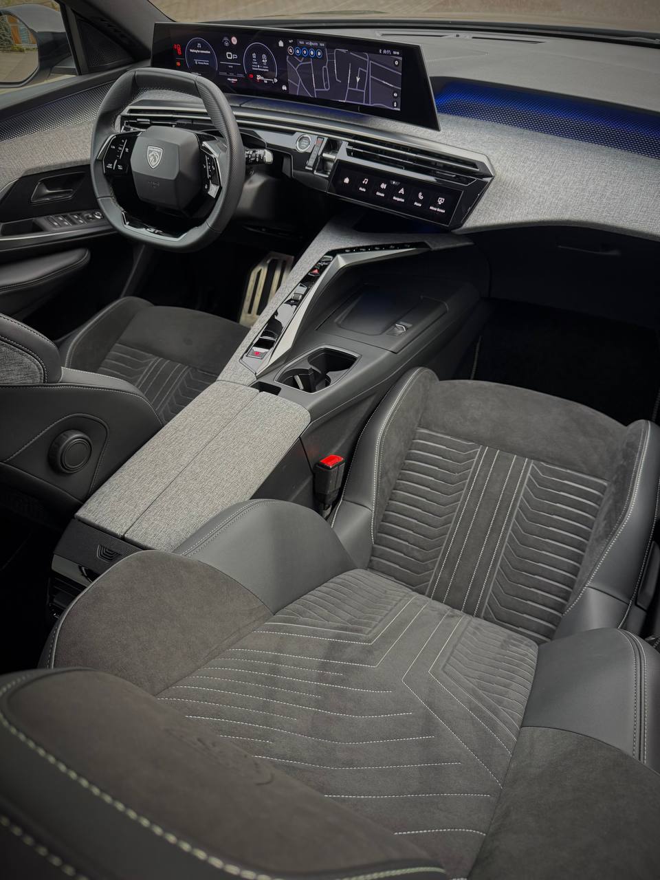 Peugeot 5008 GT Hybrid 136 E-Dcs6