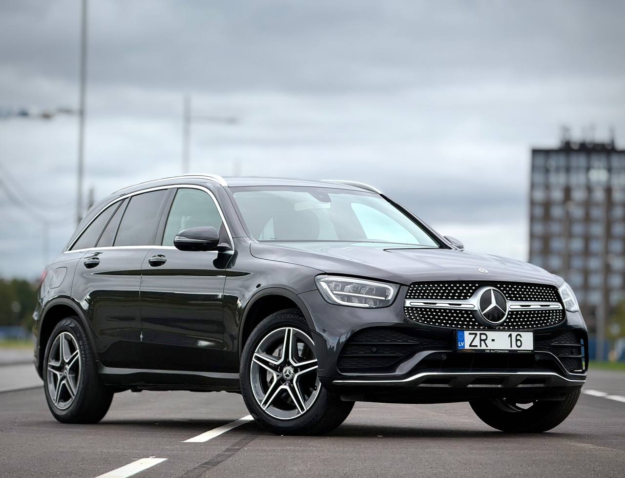 Mercedes-Benz 220D 4Matic AMG Pack