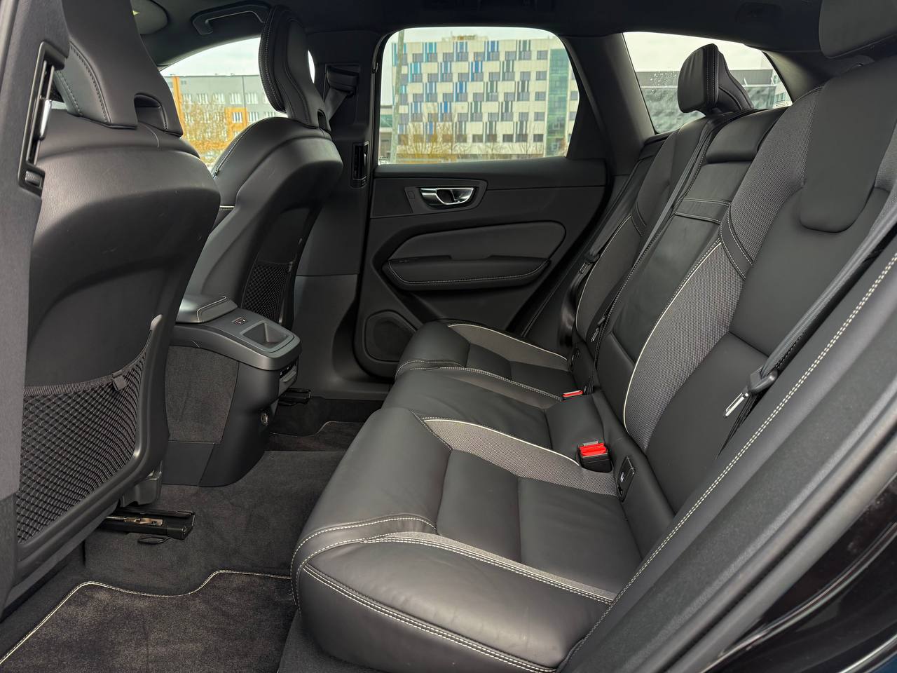 Volvo Xc60 R-design B4 Awd